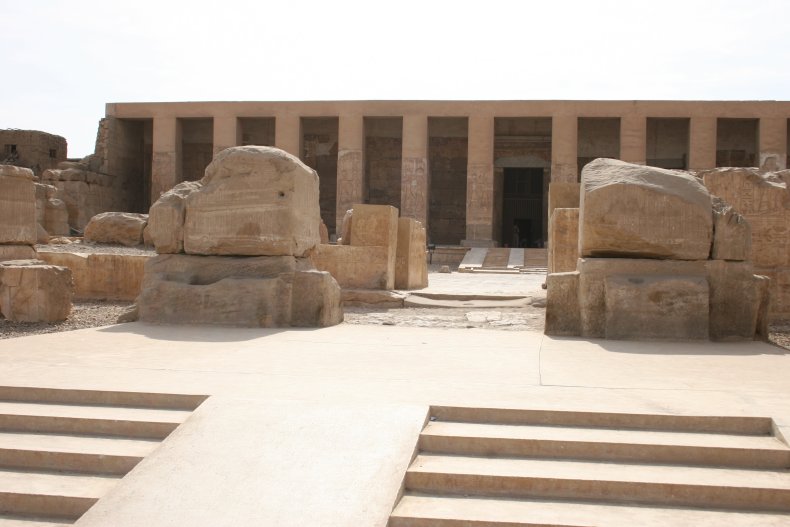 Egypt-Abydos1-sm.jpg (7710 bytes)