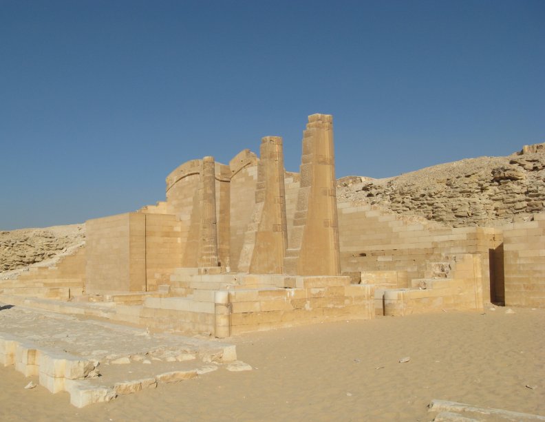 Egypt-Sakkara5-sm.jpg (6343 bytes)