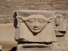 Egypt-Hathor.jpg (16215 bytes)