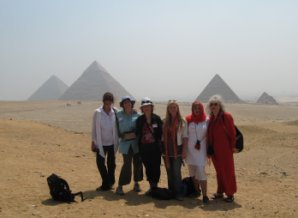 Egypt-GizaPlateau-Group-June2011.jpg (10923 bytes)