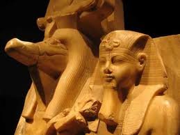 Egypt-Luxor-LuxorMuseum-SobekStatue.jpg (11753 bytes)