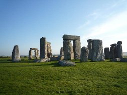 England-Stonehenge-3.jpg (11969 bytes)