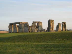 England-Stonehenge-Aug2014-Med.jpg (10919 bytes)