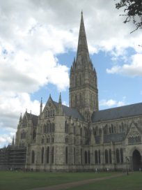 England-Salisbury-Cathedral.jpg (11316 bytes)