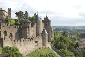 France-Carcassonne-WalledCity.jpg (17478 bytes)