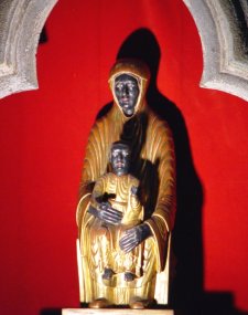 France-Cleremont-Ferrand-Black Madonna-2-Med.jpg (14733 bytes)