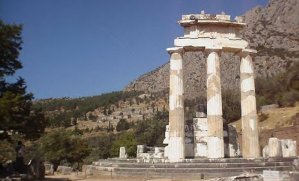 Greece-Delphi.jpg (15745 bytes)