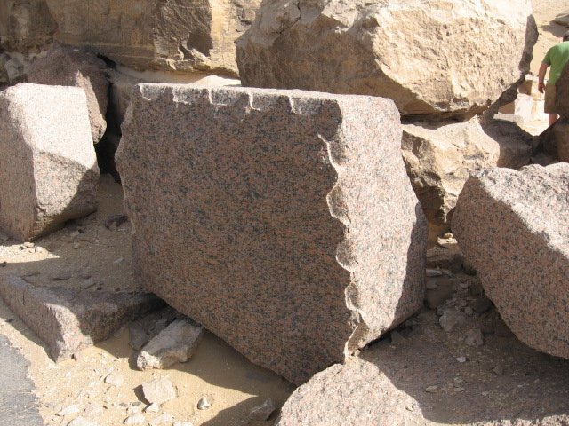 Egypt-Abusir7-sm.jpg (11984 bytes)