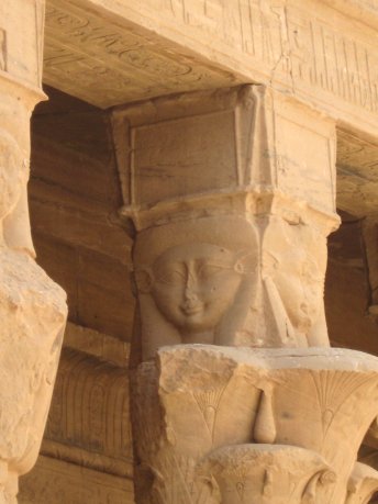 Egypt-Aswan-IsisTemple13-sm.jpg (6730 bytes)