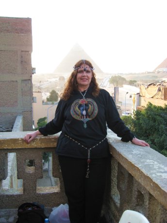 Egypt-AwyanHomeGallery27-sm.jpg (6645 bytes)