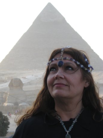 Egypt-AwyanHomeGallery28-sm.jpg (4766 bytes)