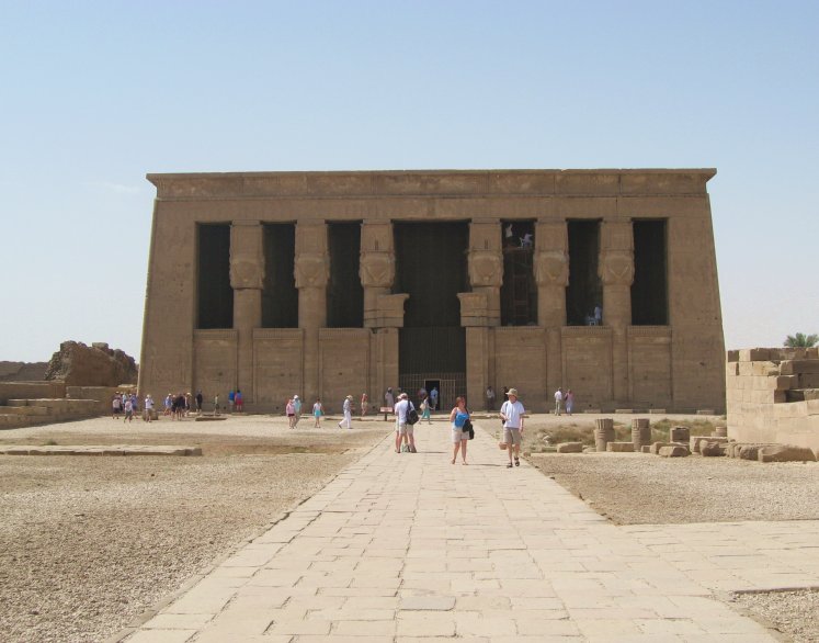 Egypt-Dendera1-sm.jpg (7689 bytes)