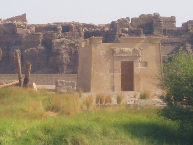 Egypt-ElephantineIsland-BirthHouse-sm.jpg (8493 bytes)