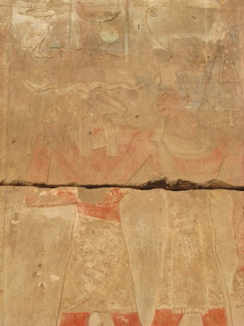 Egypt-ElephantineIsland-TempleOfSatet-Khnum-sm.jpg (6046 bytes)