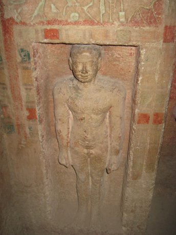 Egypt-Giza12-Temple2-Statue-sm.jpg (6216 bytes)