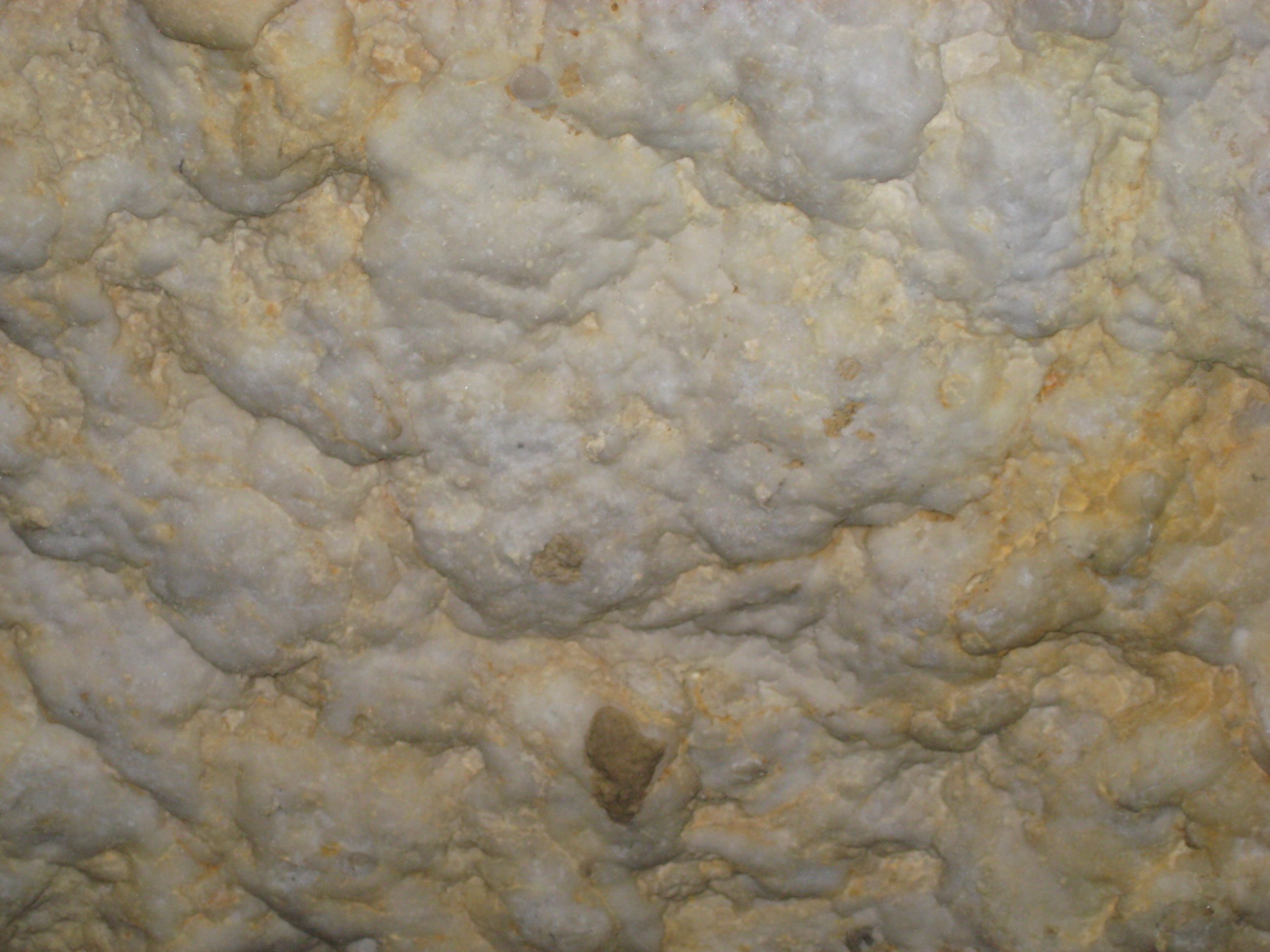 Egypt-Giza5-CrystalCave2-sm.jpg (8507 bytes)