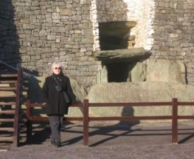 Andrea-Newgrange-Dec2007.jpg (18669 bytes)