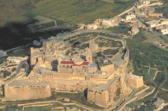 Malta-Citadel.jpg (26185 bytes)
