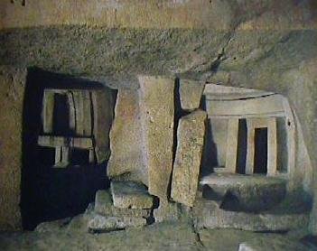 Malta-Hypogeum-3.jpg (24765 bytes)