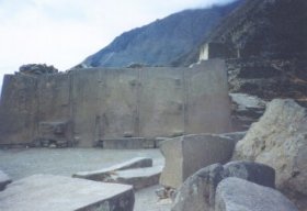 Peru-Ollantaytambo.jpg (10412 bytes)
