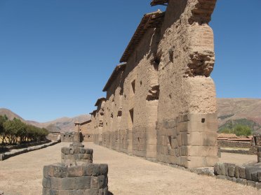 Peru-Racchi-TempleOfWiracocha-1.jpg (23225 bytes)