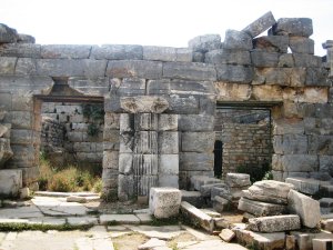 Turkey-Ephesus-TempleOfSacredProstitute.jpg (22612 bytes)