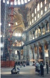 Turkey-Istanbul-StSophia-Interior.jpg (16368 bytes)